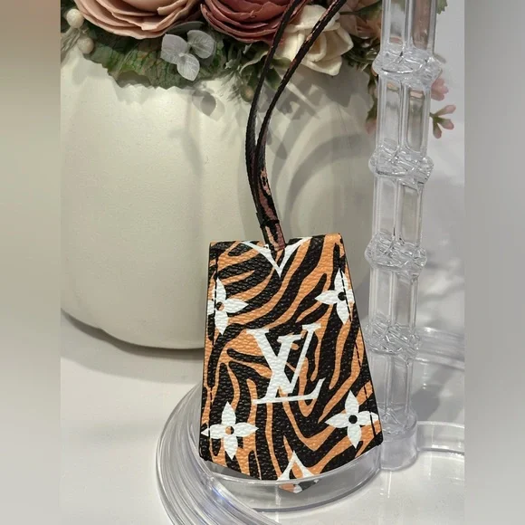 Louis Vuitton Limited Jungle Collection Luggage Tag Lanyard Keyring - Picture 7 of 8